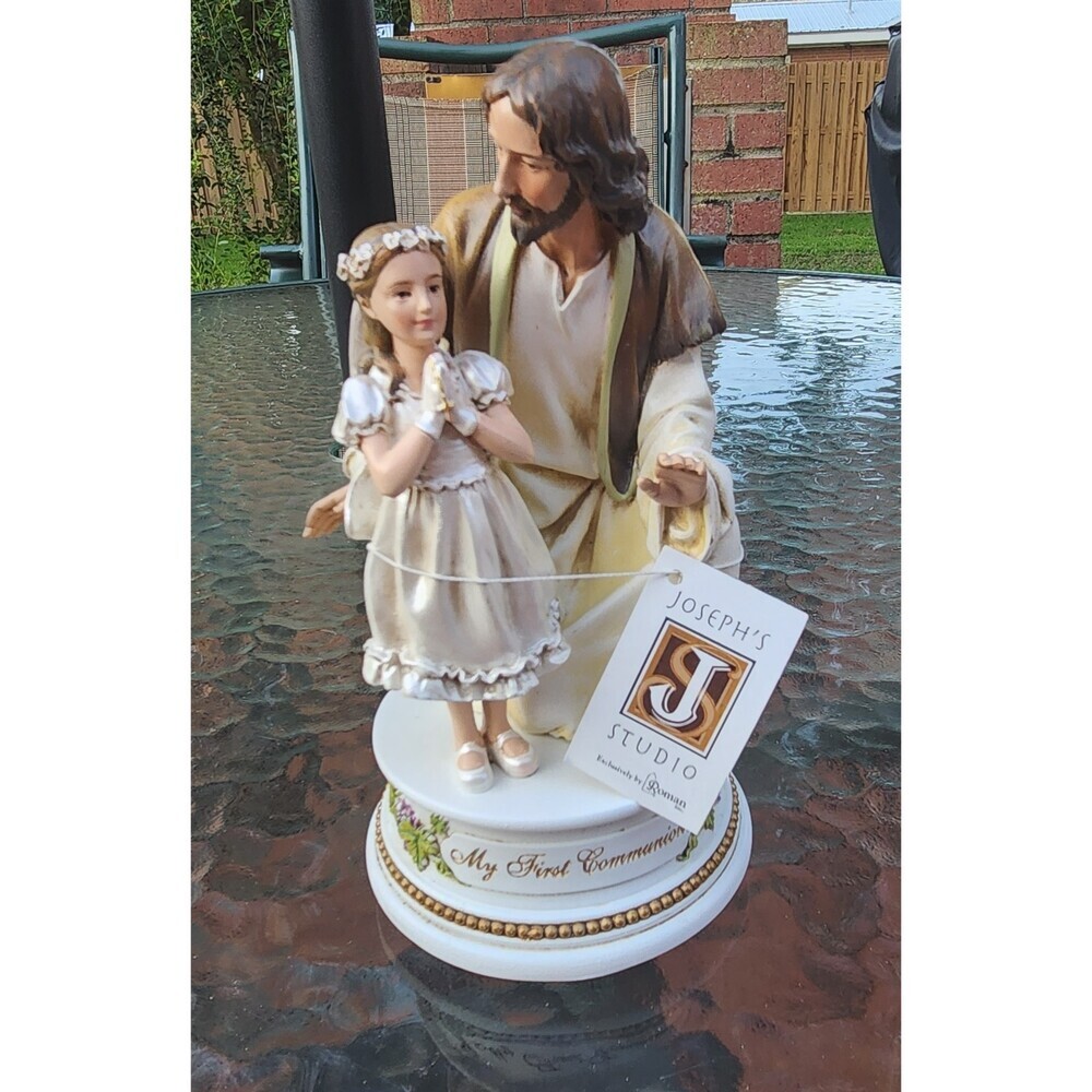Jesus with Praying Girl (Holy Communion)-Musical -Plays "The Lords Prayer"